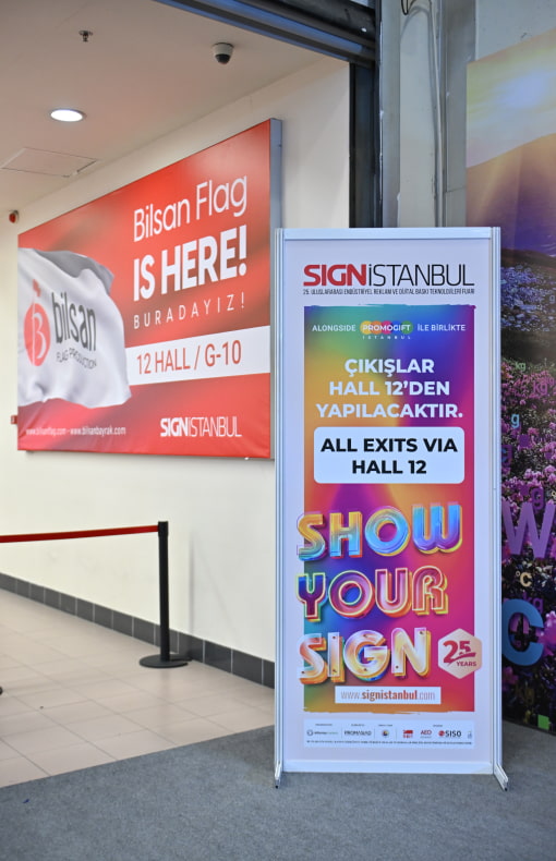 Sign İstanbul sponsorluk bilgileri yer alan reklamlar
